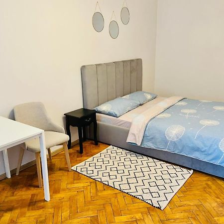 Джерельна 25, Апартаменти В Центрі З Двома Ізольованими Спальнями Lviv Buitenkant foto