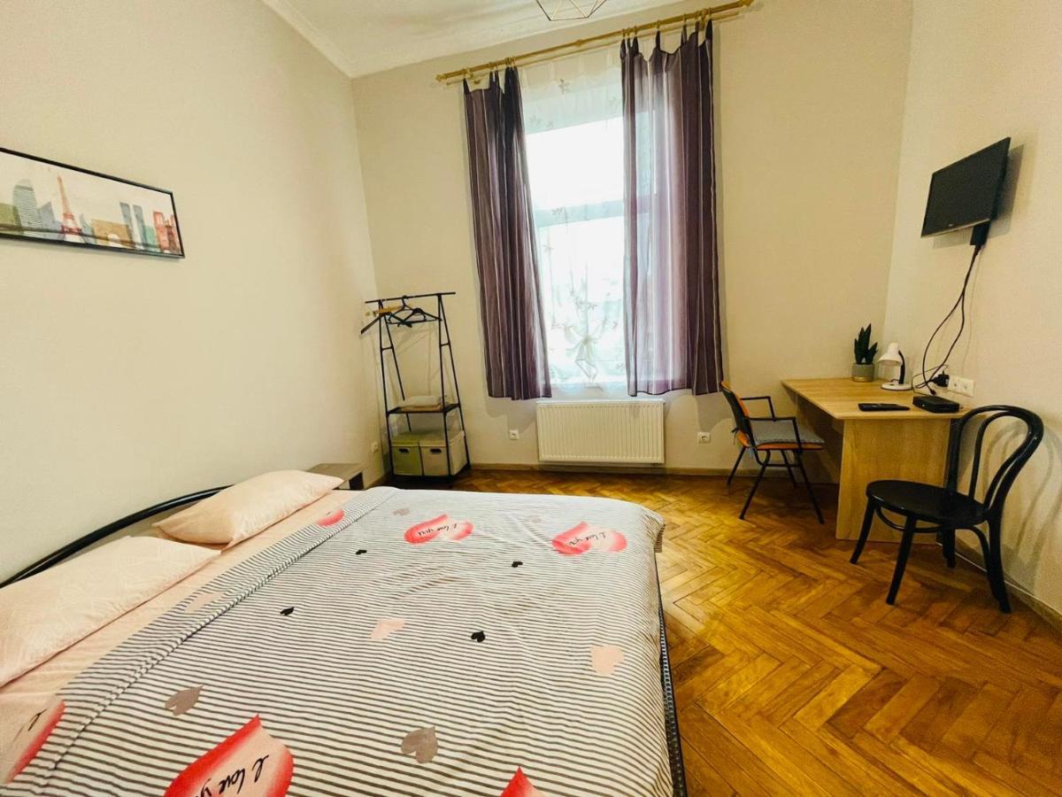 Джерельна 25, Апартаменти В Центрі З Двома Ізольованими Спальнями Lviv Buitenkant foto