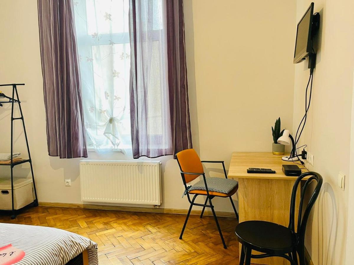 Джерельна 25, Апартаменти В Центрі З Двома Ізольованими Спальнями Lviv Buitenkant foto